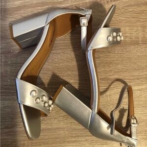 Size 10W Silver Pearl Accent Block Heel Sandals Prom Wedding Fancy New